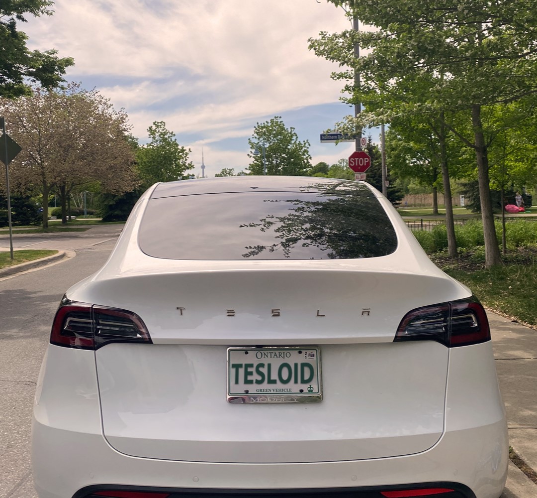 How to Top Up the Windshield Washer Fluid in a Tesla Model 3 and Model Y -  Tesloid USA